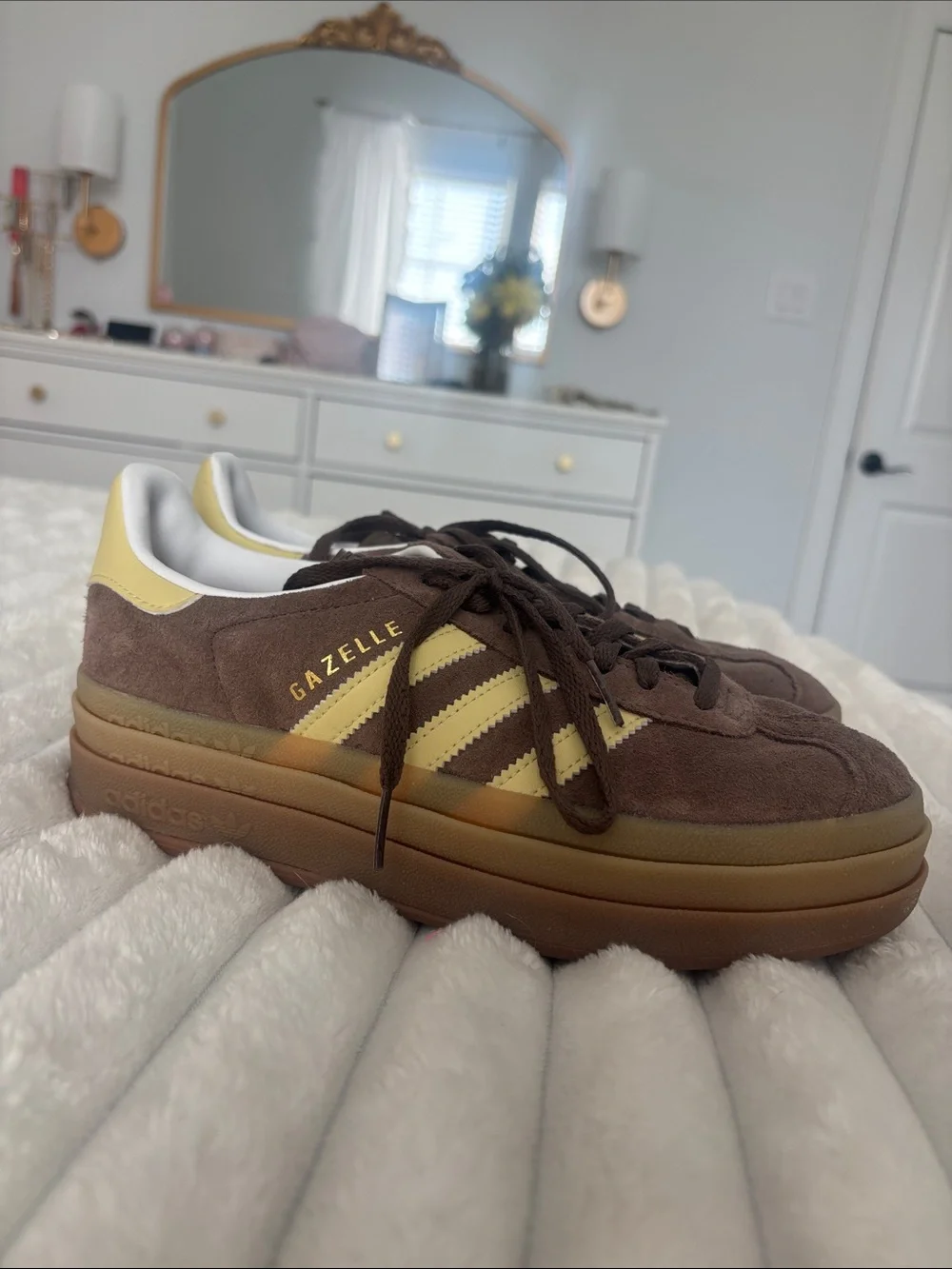 adidas Brown Suede Sneakers with Yellow Stripes gazelle size 7